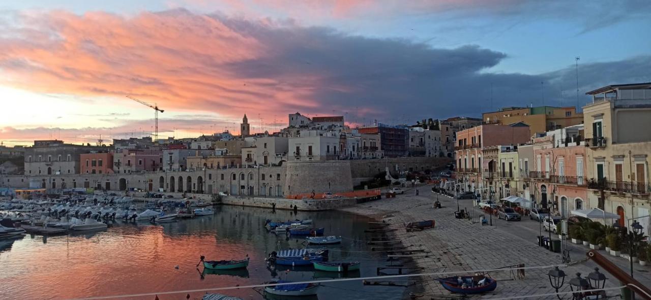 Iris Apartment, Comfort E Stile Nel Cuore Di Bisceglie Exterior foto